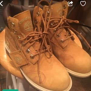 Girls timberland shoes size 1